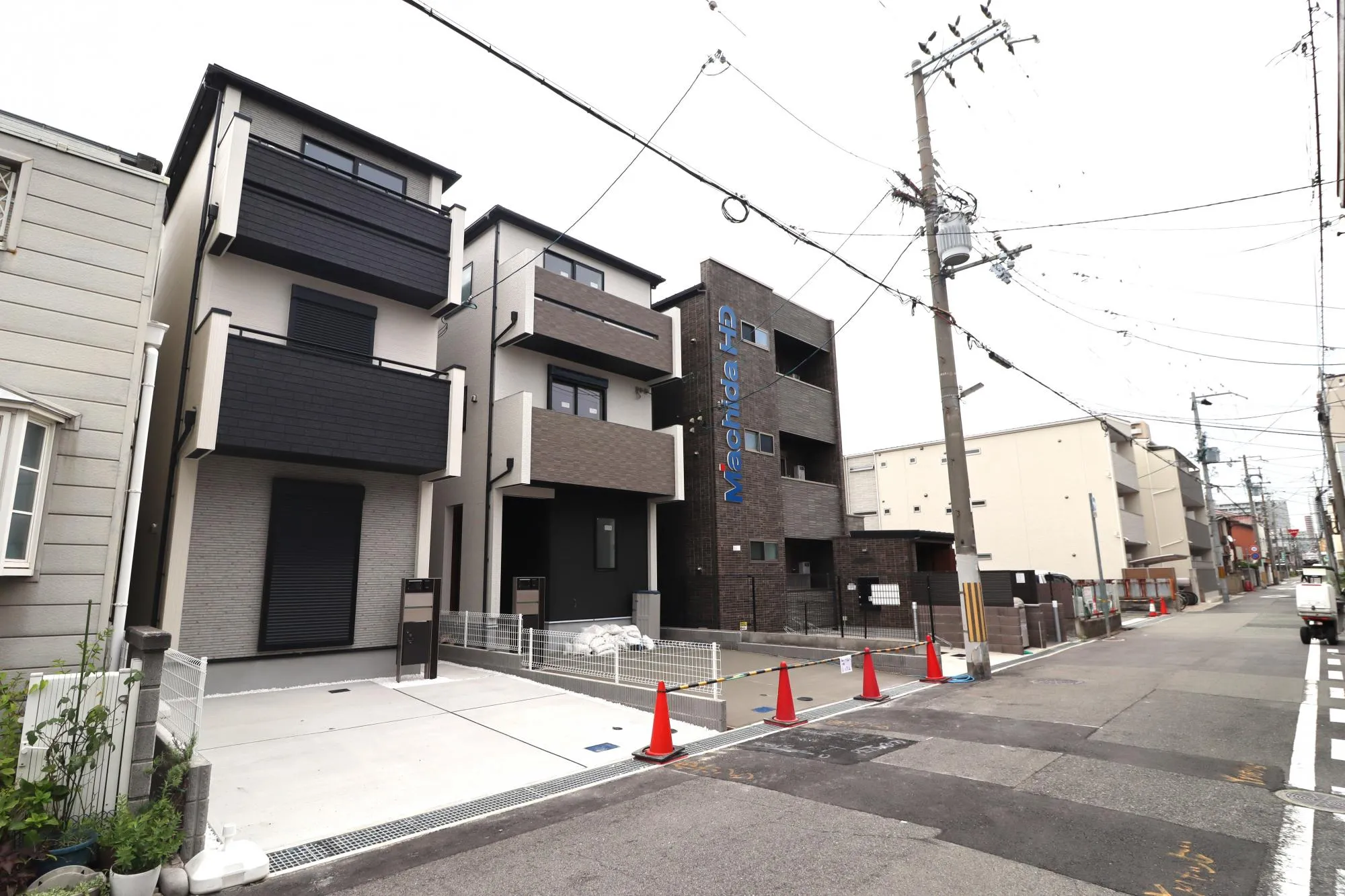 【前面道路含む現地写真】