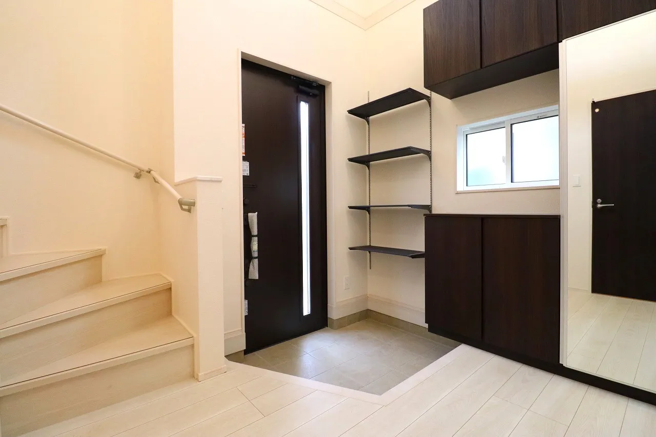 【玄関吹き抜け】