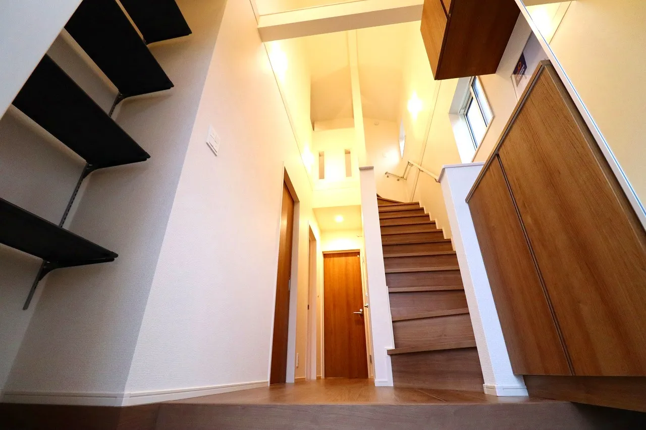 【玄関吹き抜け】