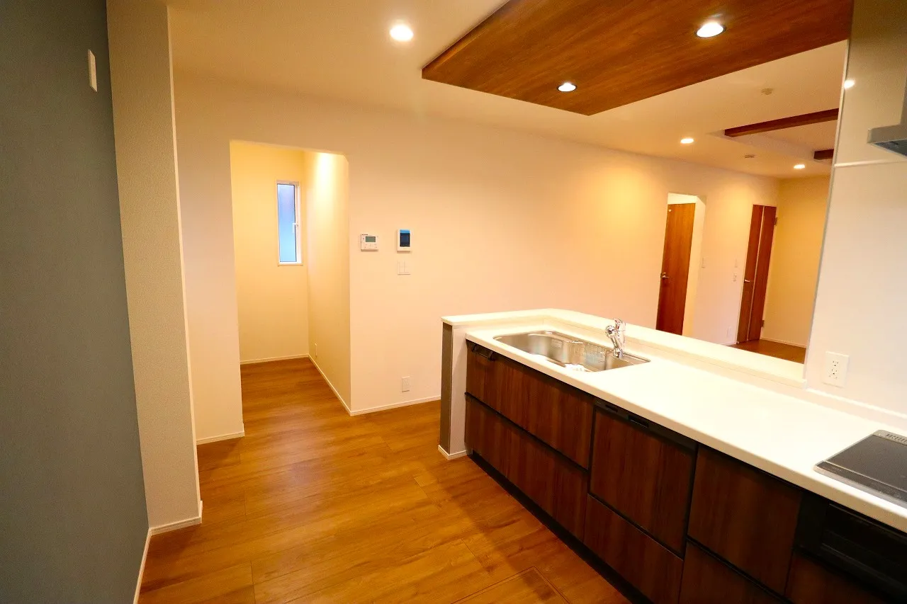 【キッチン+パントリー】