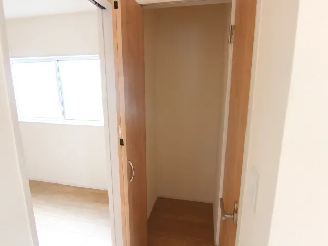 2階廊下収納 2号棟
