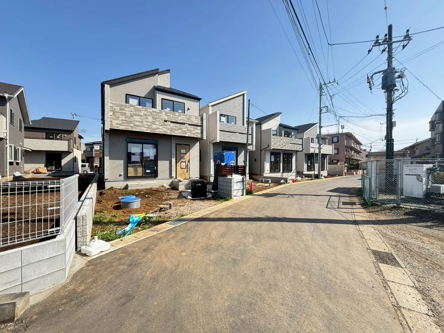 外観写真:左から31、30、29、28号棟