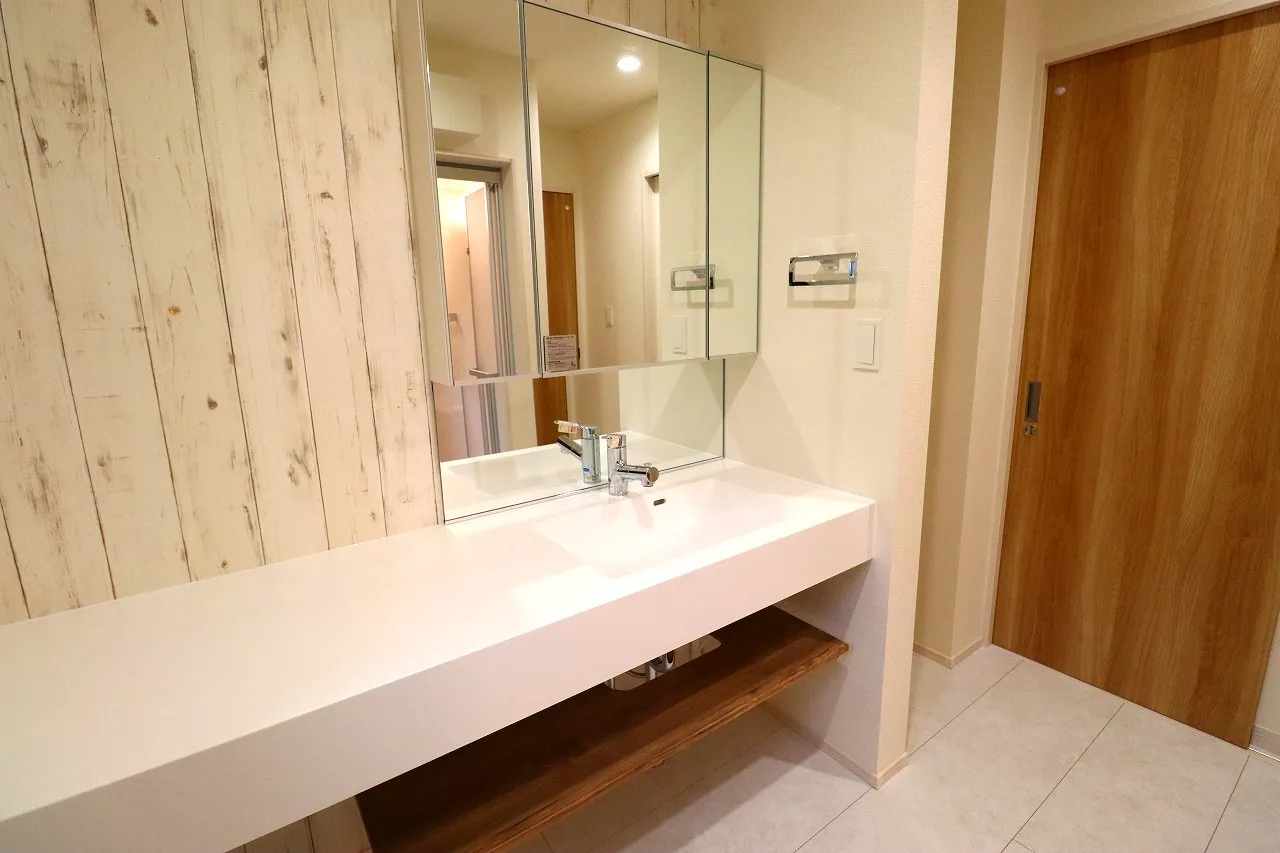 【2号棟洗面所】