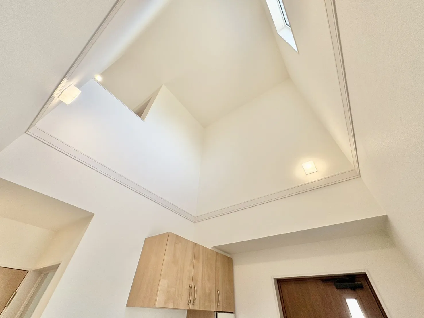 ☆玄関吹抜　1階から☆