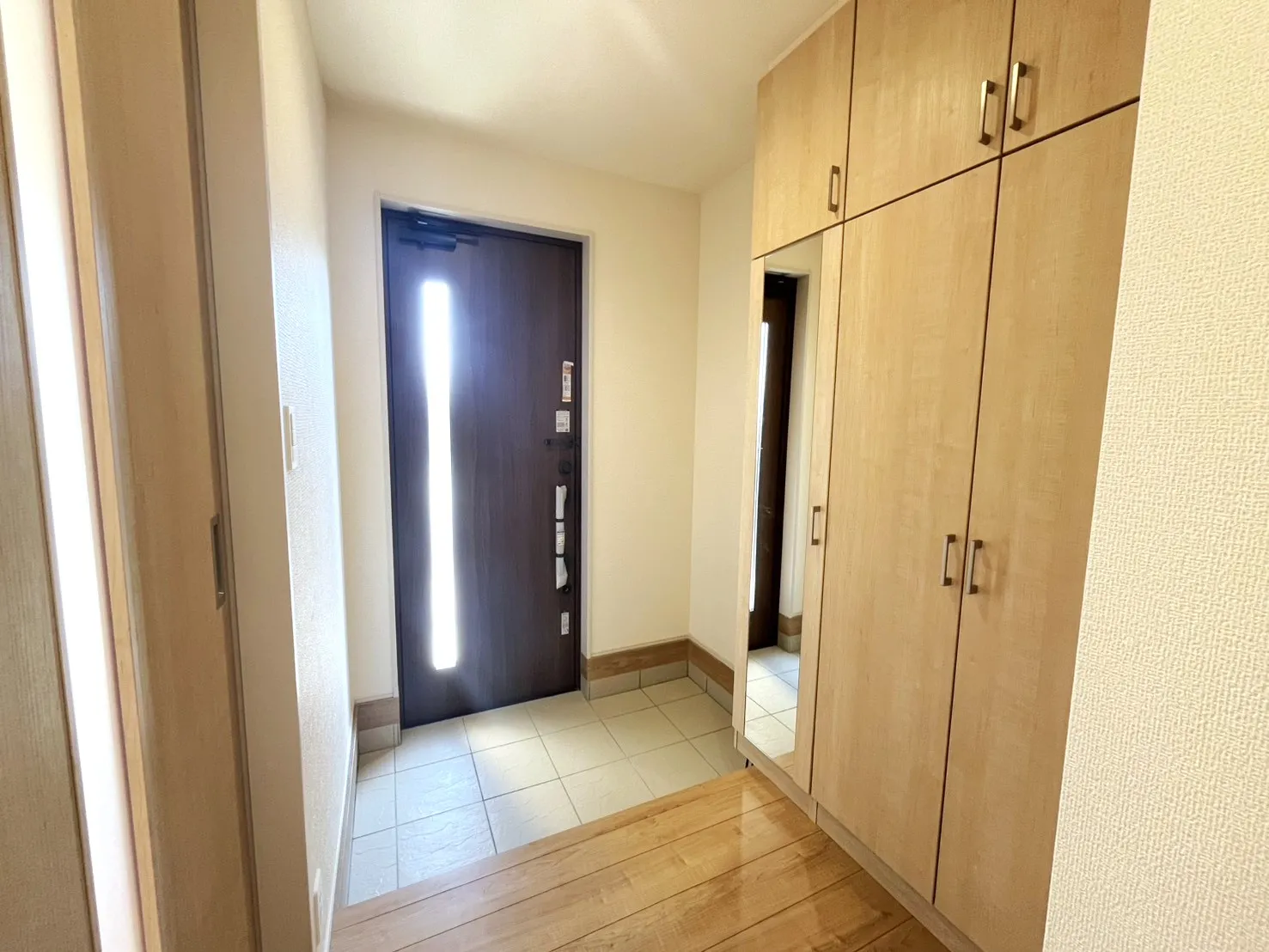 【玄関/2号棟】