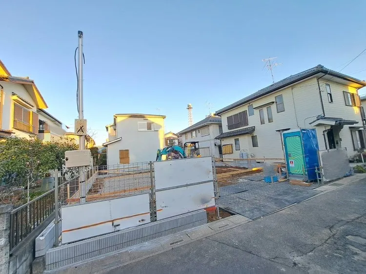 ただいま建築中!完成後はきれいでおしゃれな外観の住まいが誕生予定です☆						
