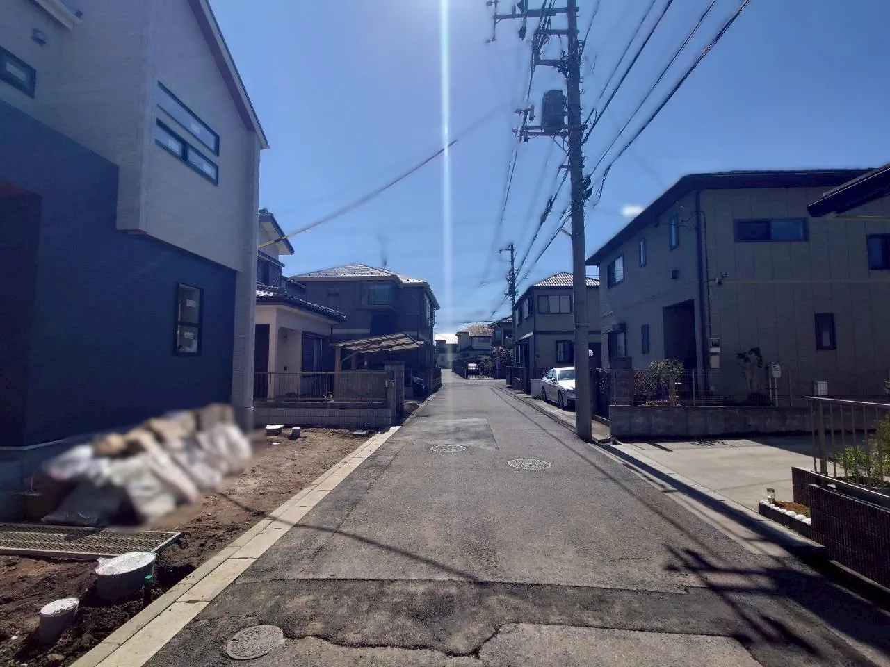 前面道路含む外観写真