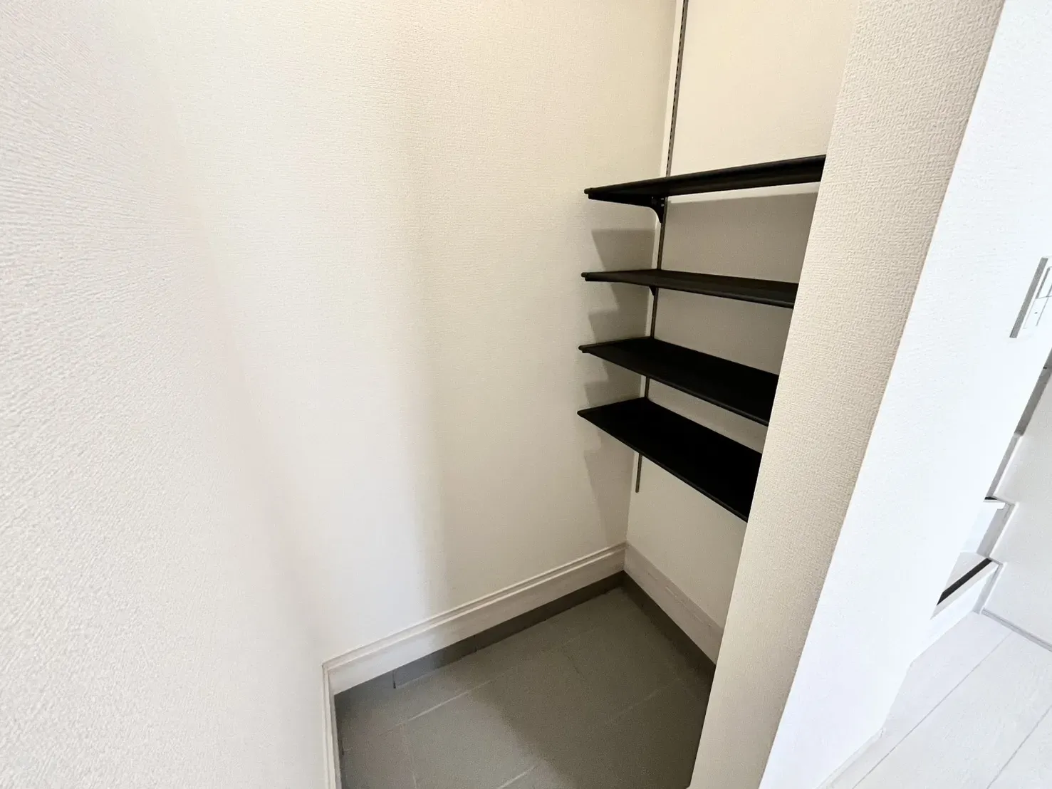 【1号棟】用途多様な土間収納