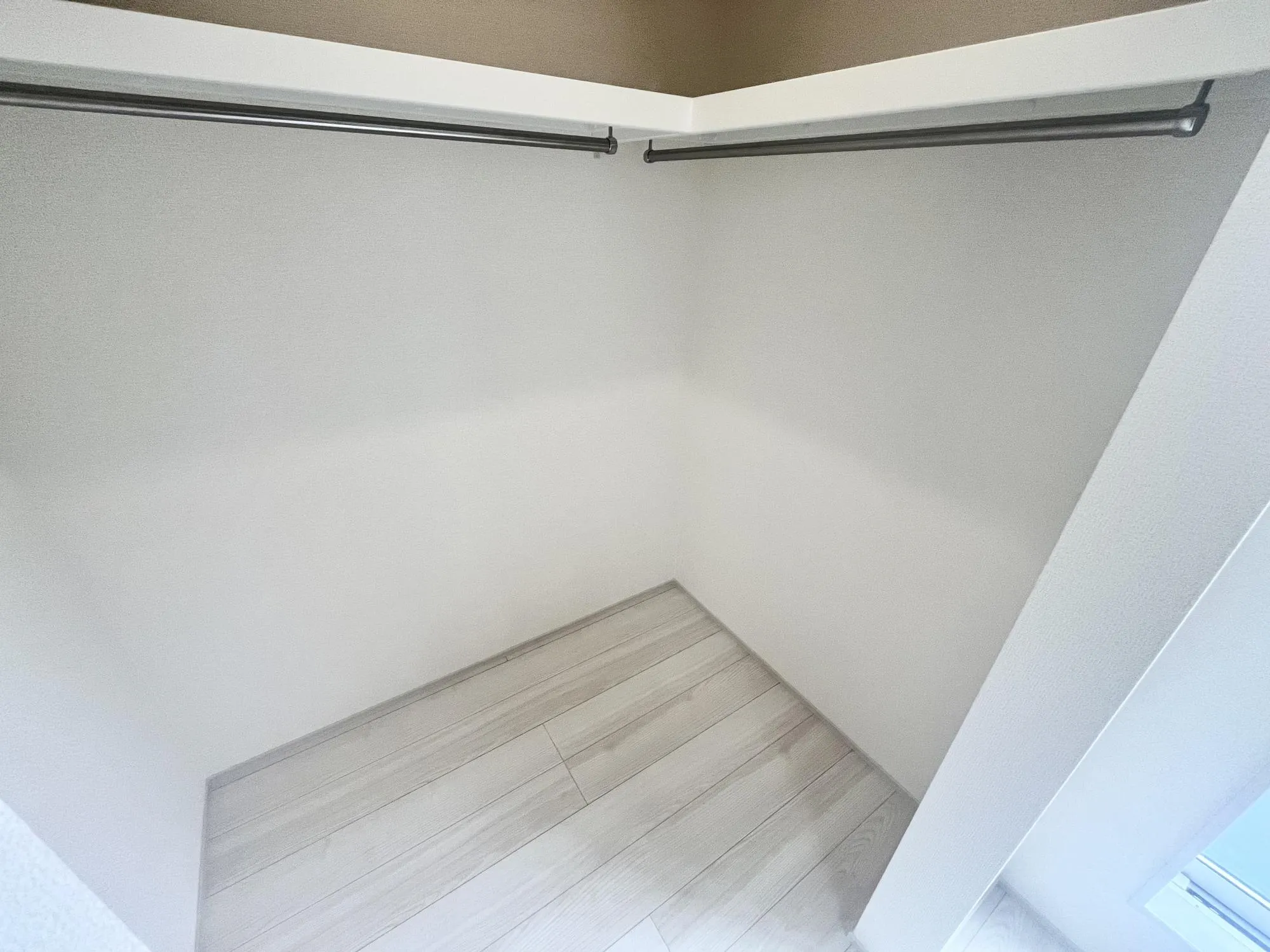 広々ウォークインクローゼット