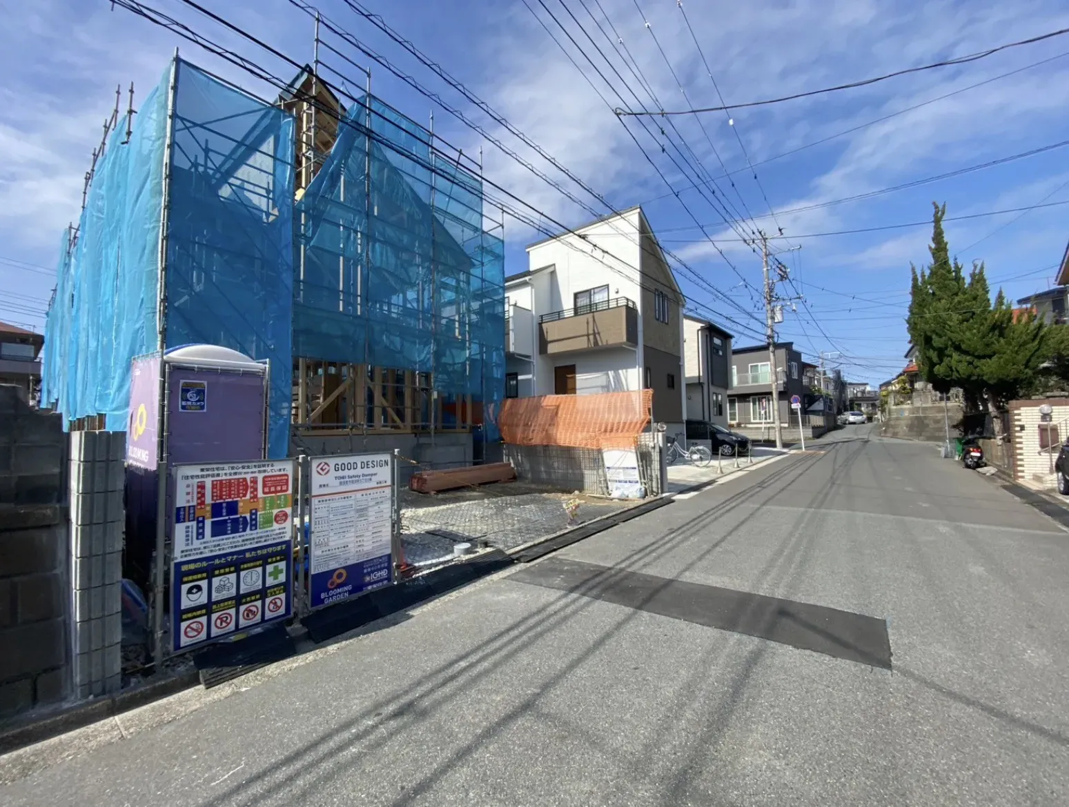 前面道路はゆとりのある幅員6.5m!
車の出し入れもスムーズで、駐車が苦手な方にも安心です。