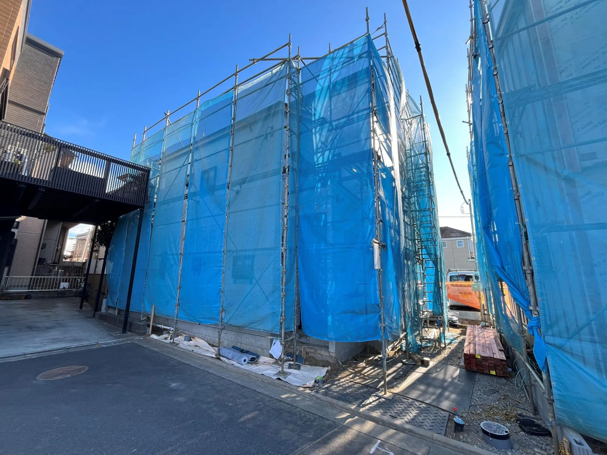 現地は落ち着いた雰囲気です。