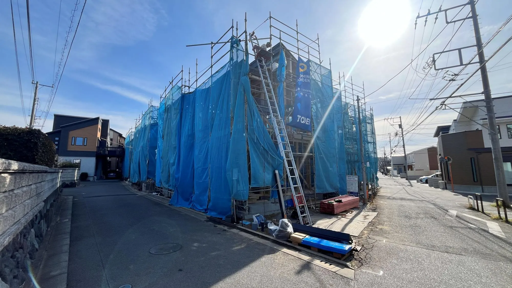 現地は落ち着いた雰囲気です。