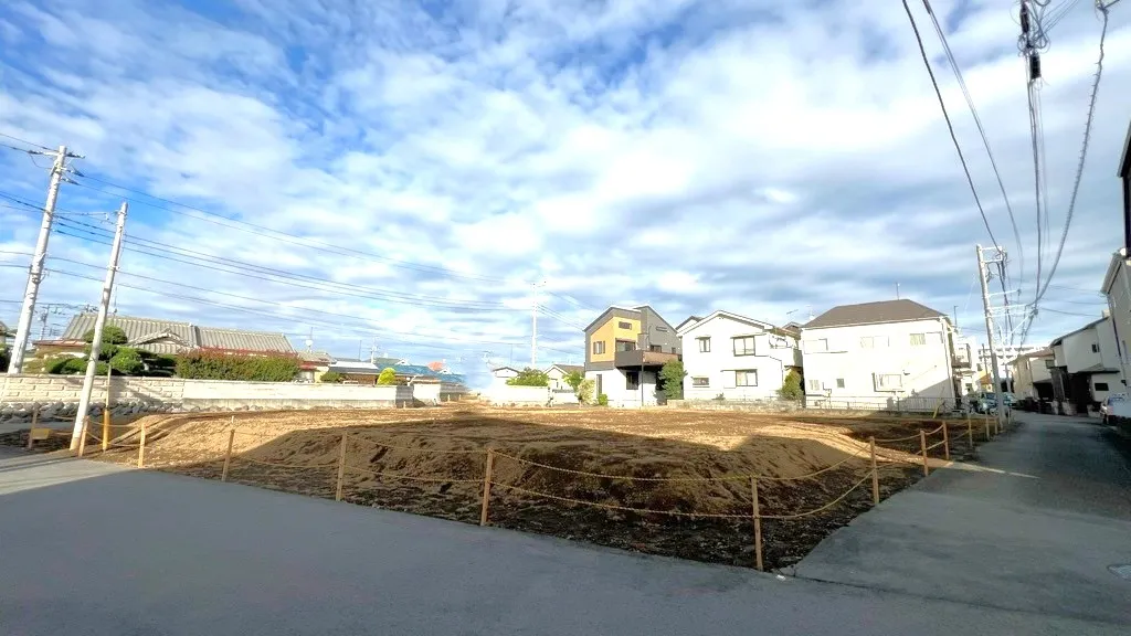 1号棟はリビング吹抜を採用し、2・3・4号棟は、玄関吹抜を採用!広く開放感のある空間を演出しております!