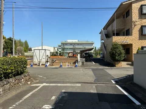 西前面道路交差点付近の写真(2026年4月12日撮影)