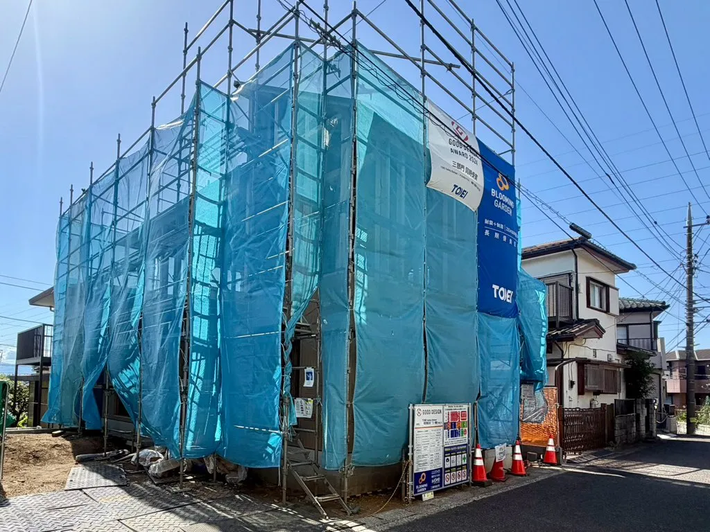 当社売主!
上棟いたしました♪
完成物件で仕様等のご案内も可能です。
