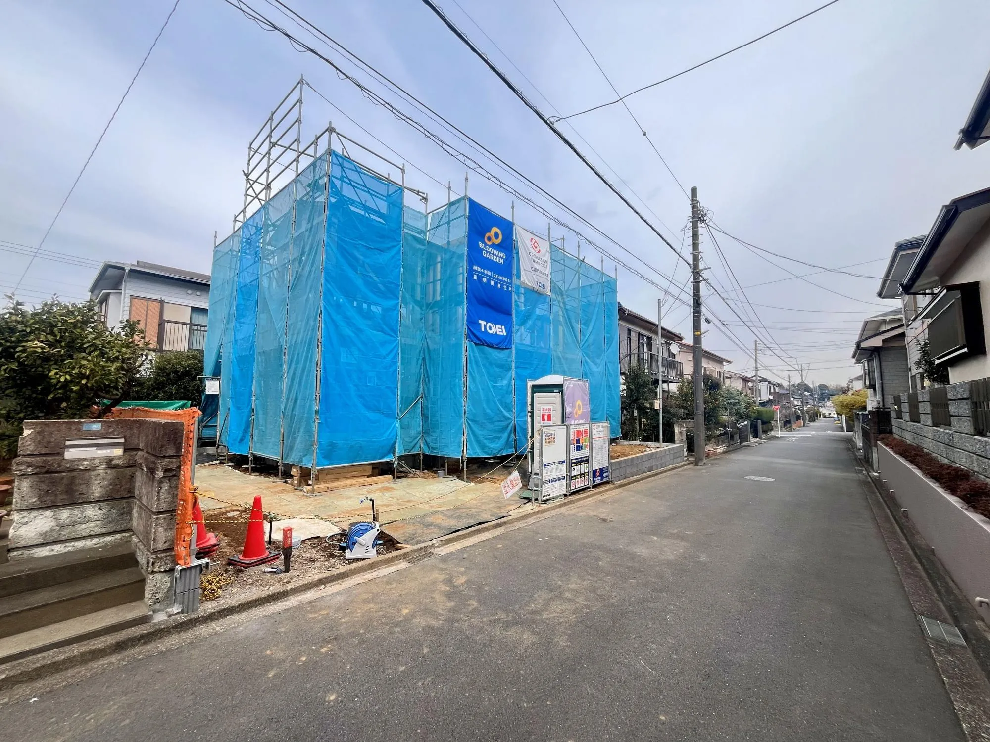 閑静な住宅街に佇む1棟現場