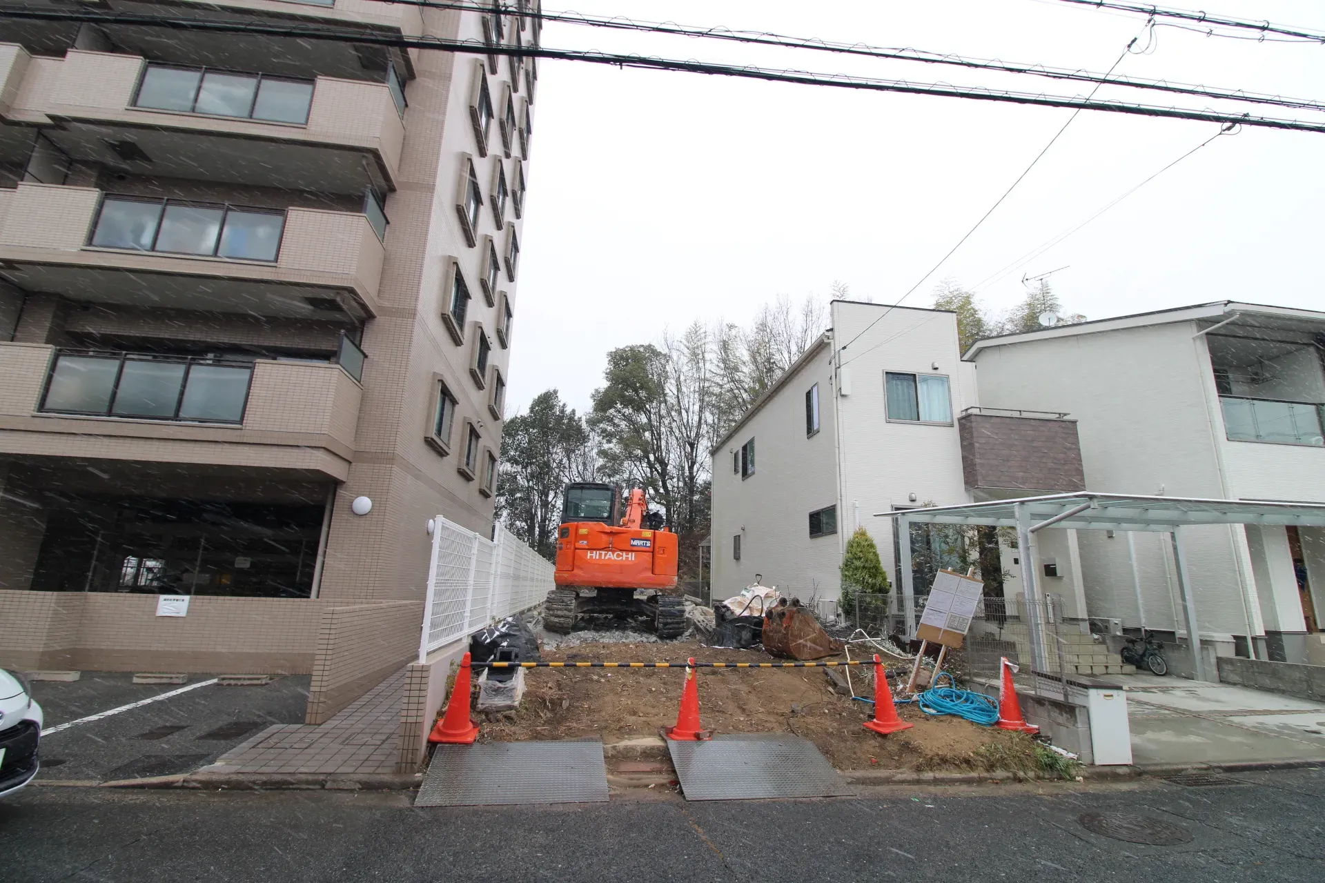 前面道路から見た宅地