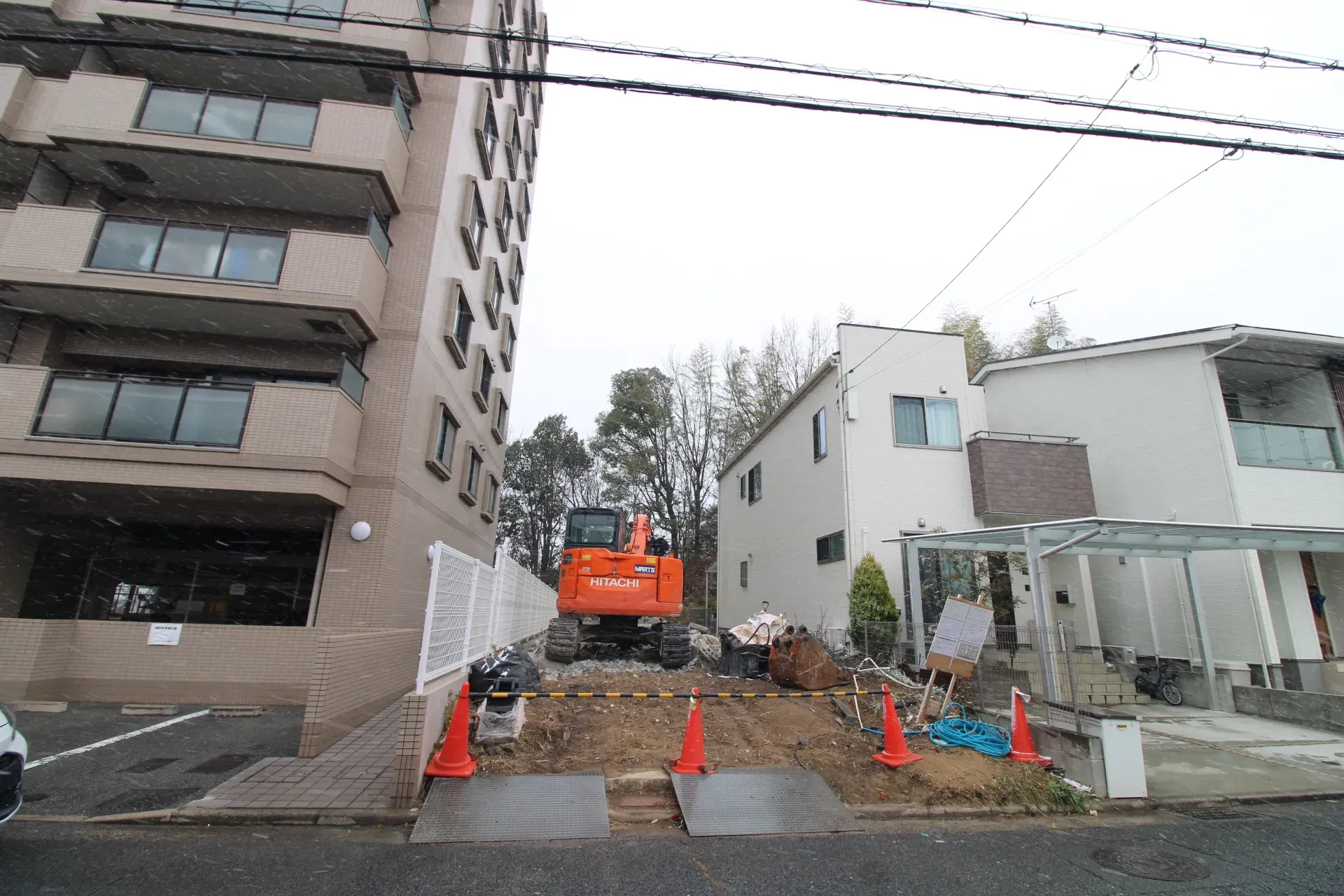 前面道路から見た宅地