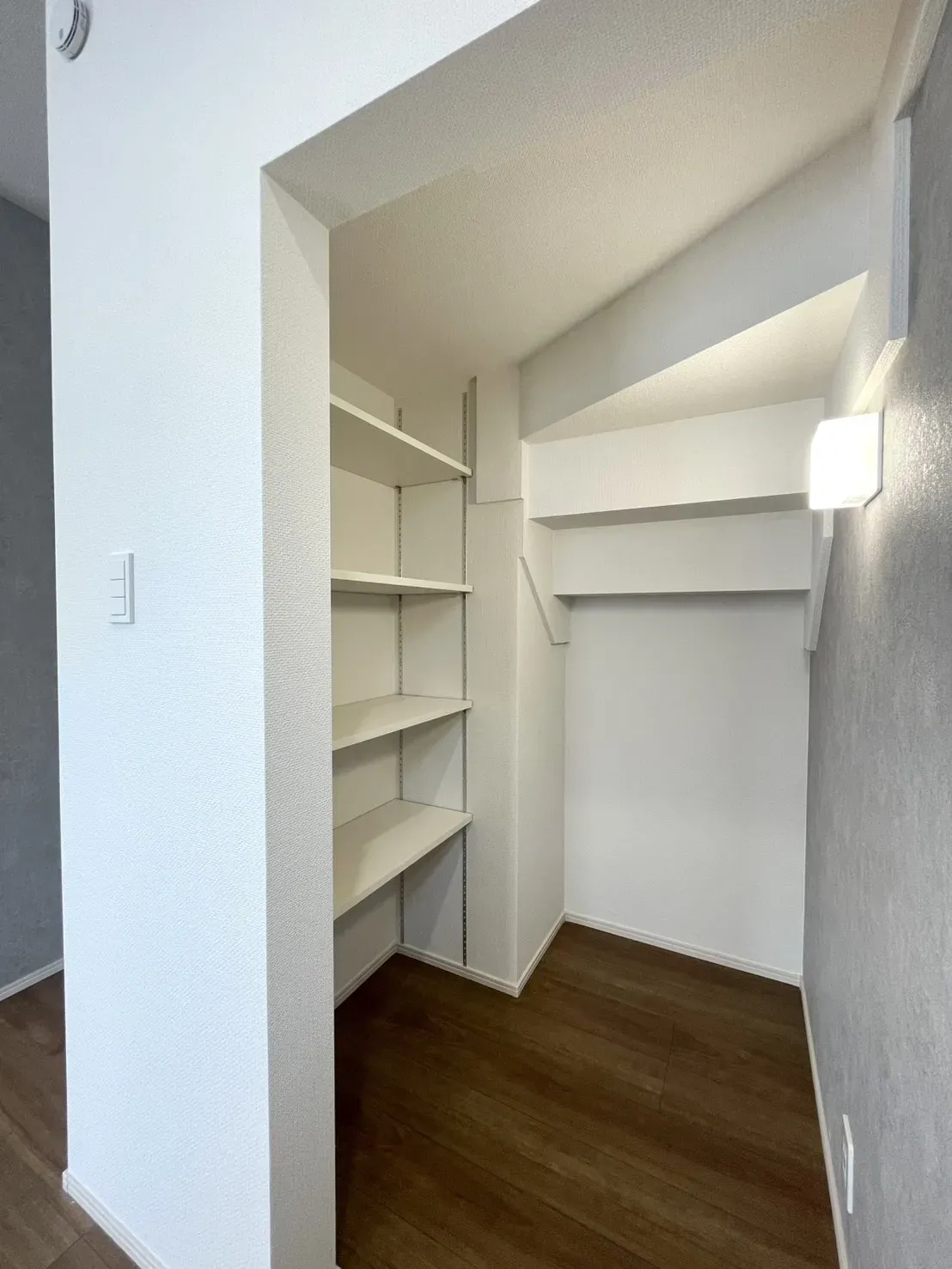 4号棟　リビングクローク