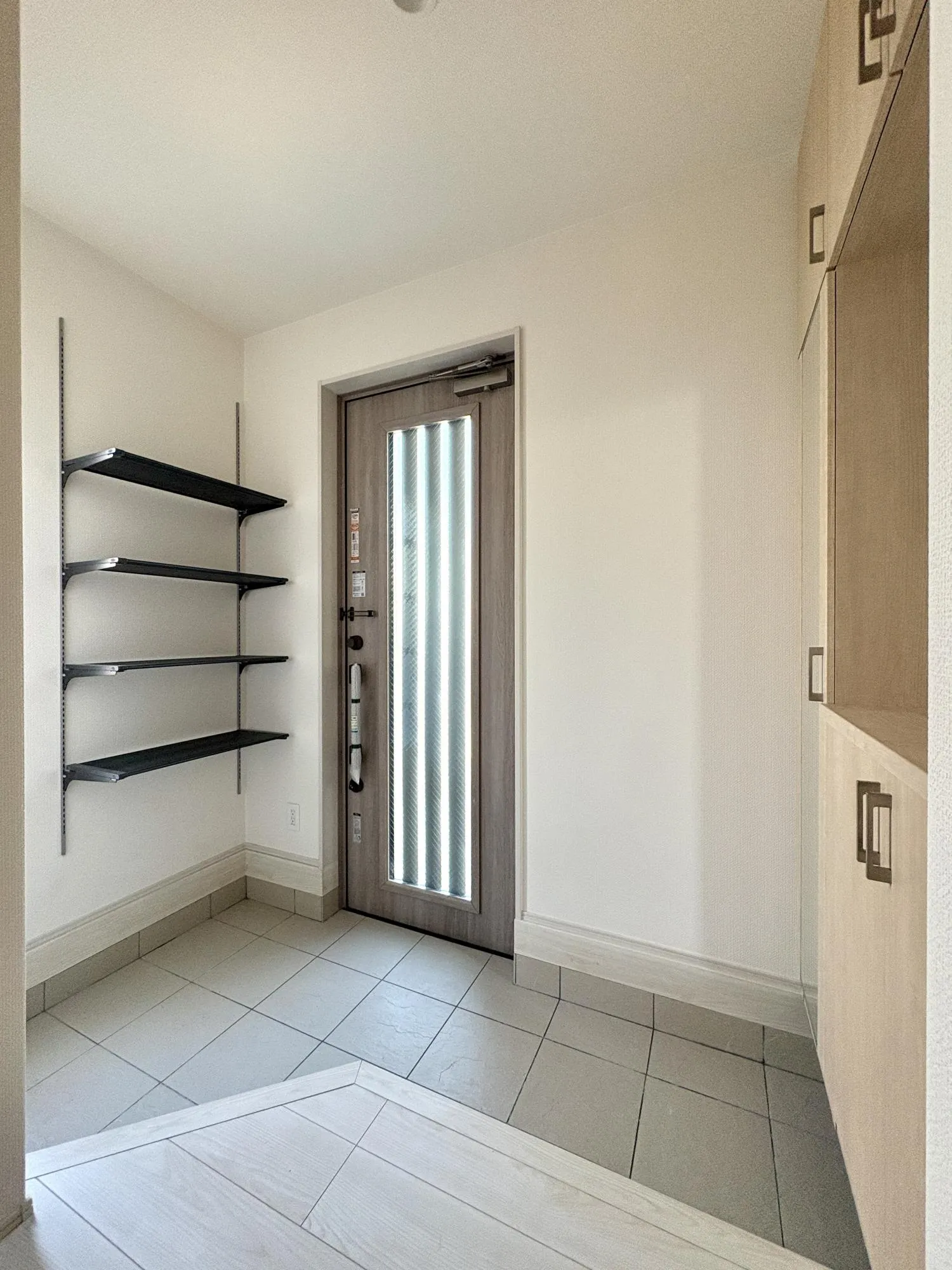 【1号棟/玄関】