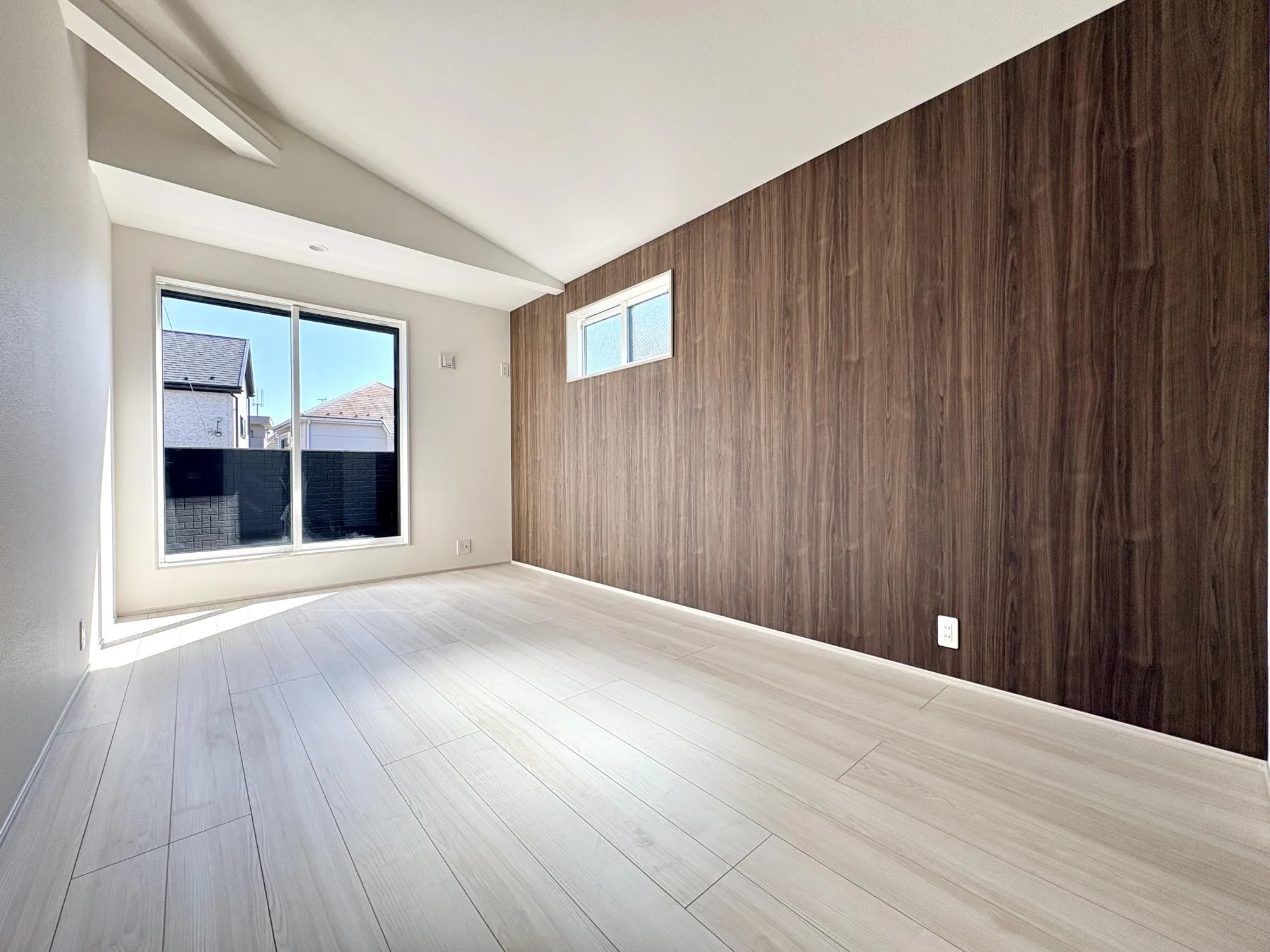 【2号棟/洋室(7.5帖)】