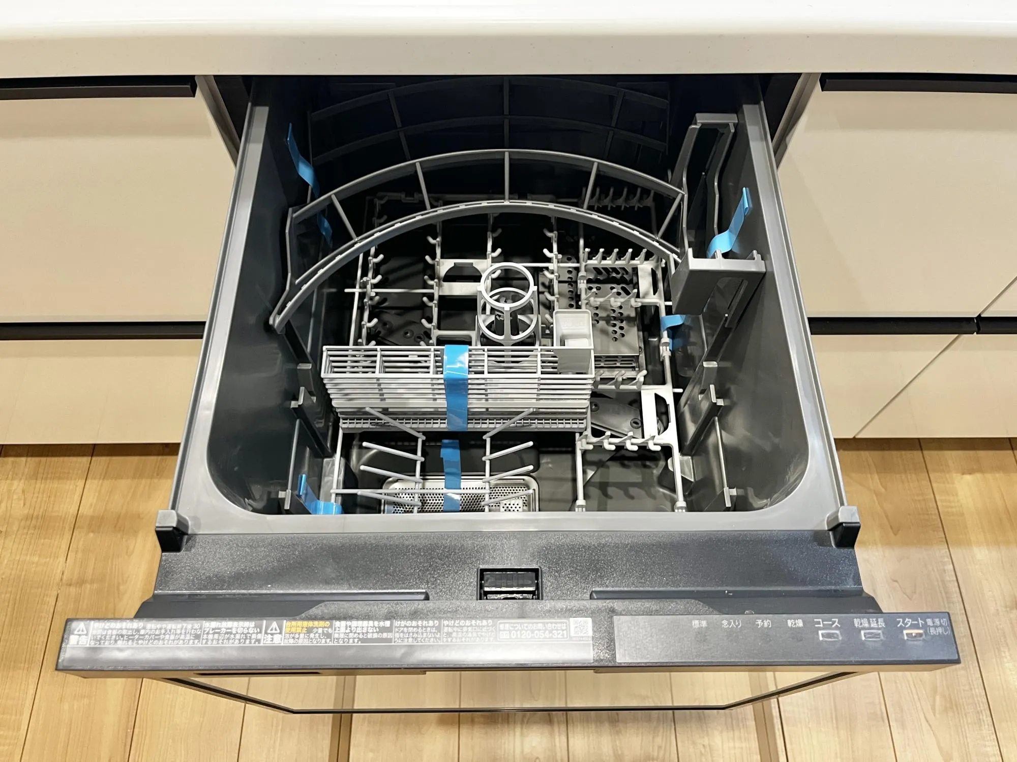 乾燥機能付き食洗器を標準装備◎洗浄から乾燥までワンタッチ!家事負担を軽減し、毎日の時間にゆとりを生み出します