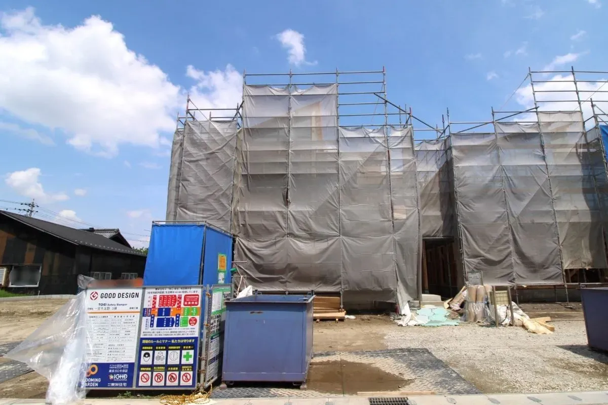 4月26日　南から撮影　(1号棟　建物部分)