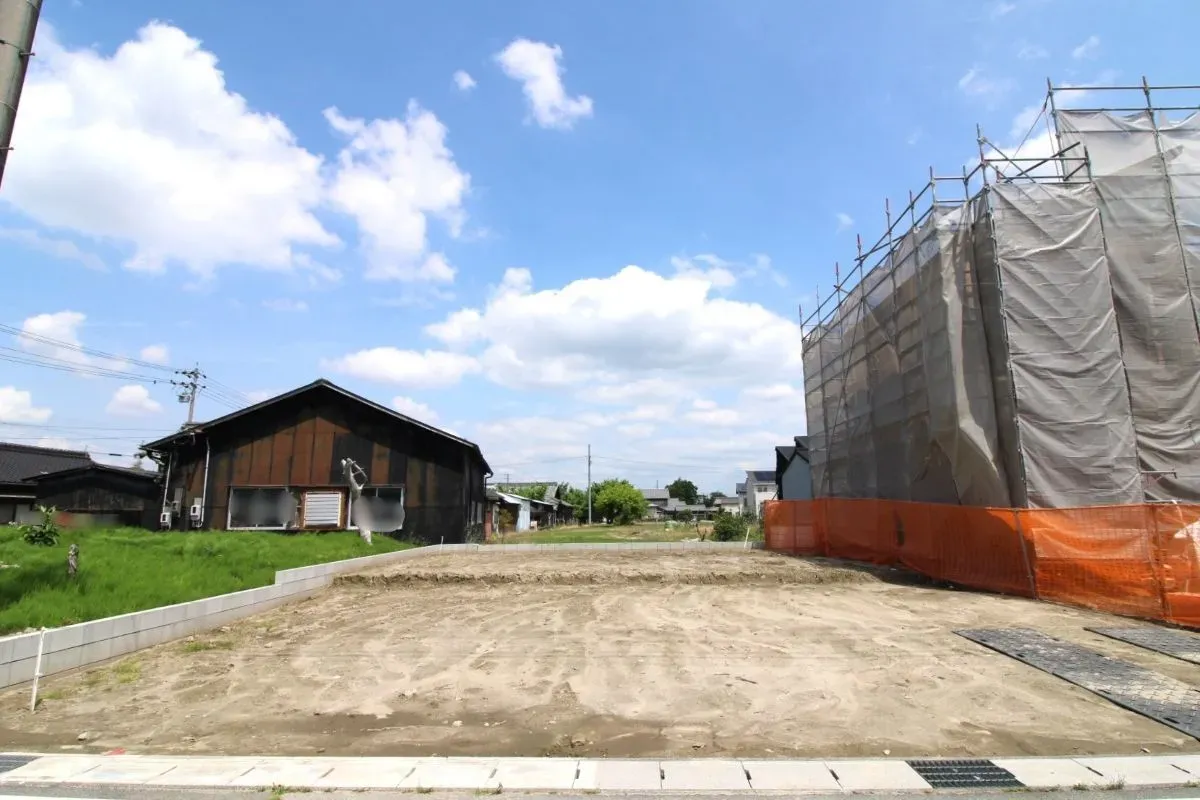 4月26日　南から撮影　(1号棟　新宅地部分)