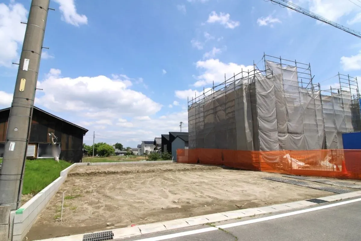 4月26日　南西から撮影　(1号棟)