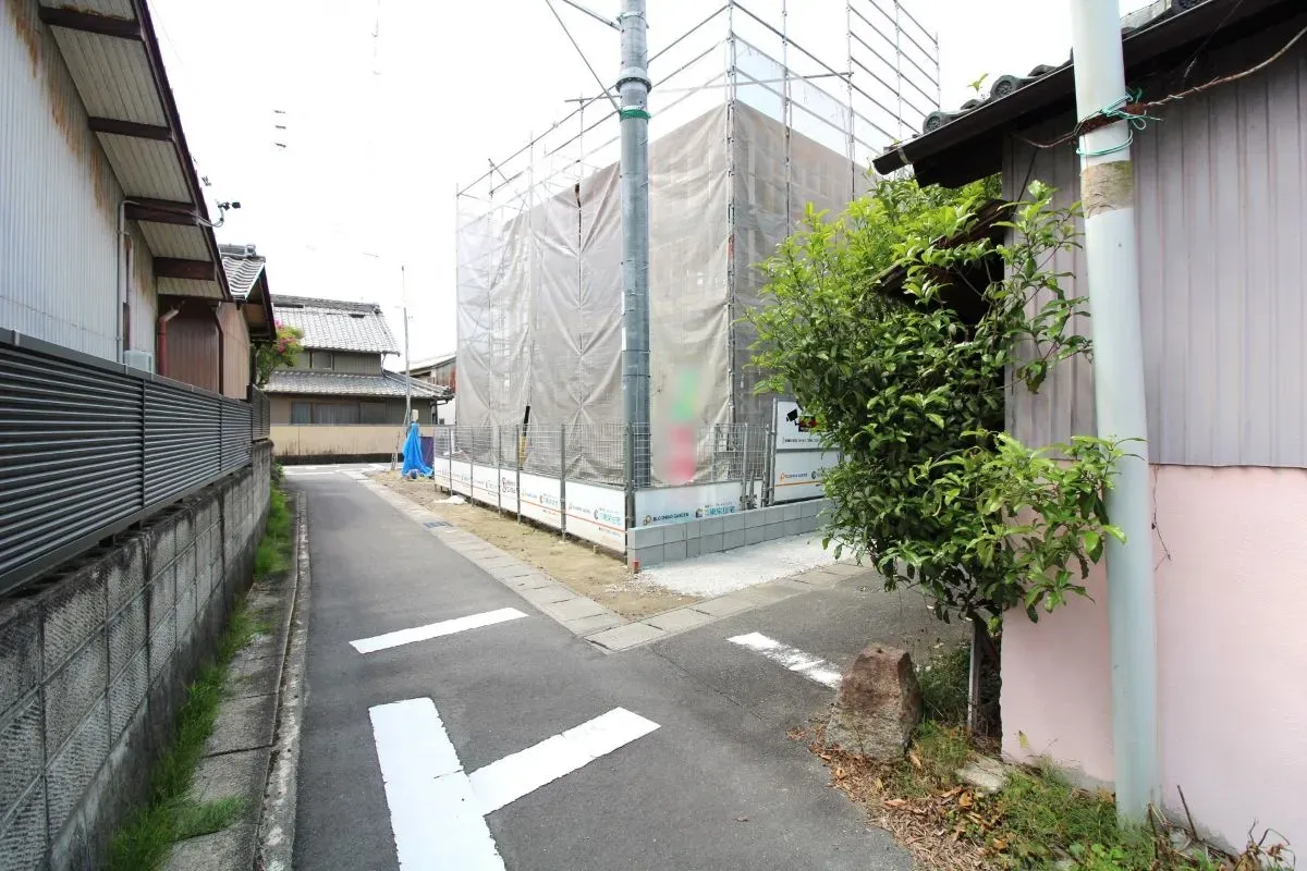 4月26日撮影　東側道路(北→南)