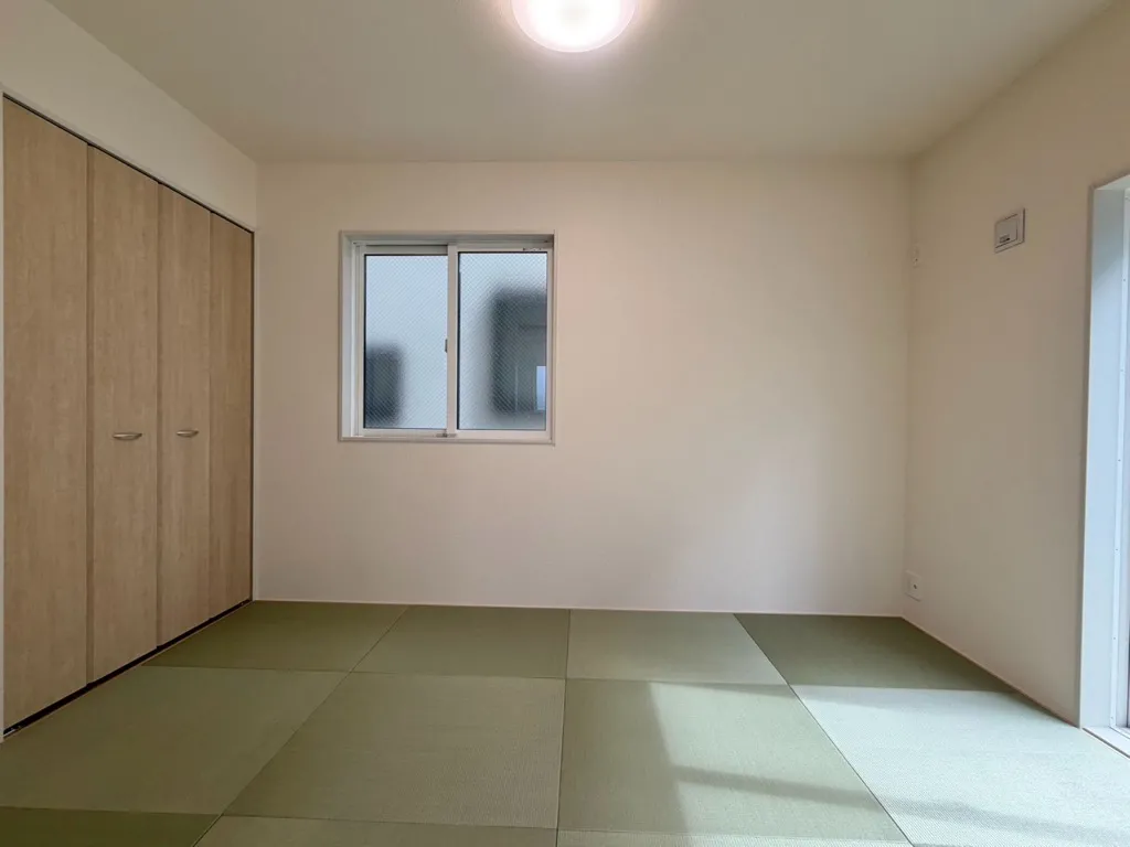客間や、ちょっとした休憩にうれしい和室。