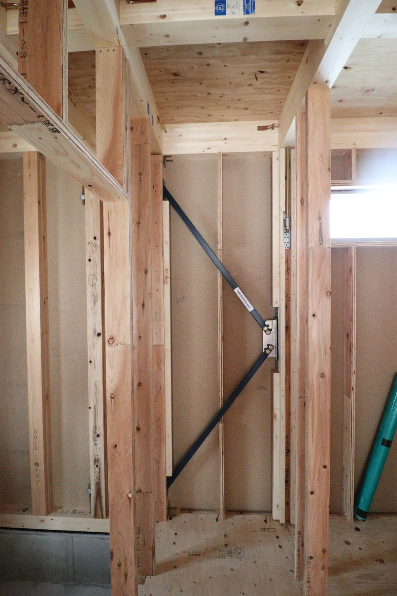 制震ダンパー標準搭載!