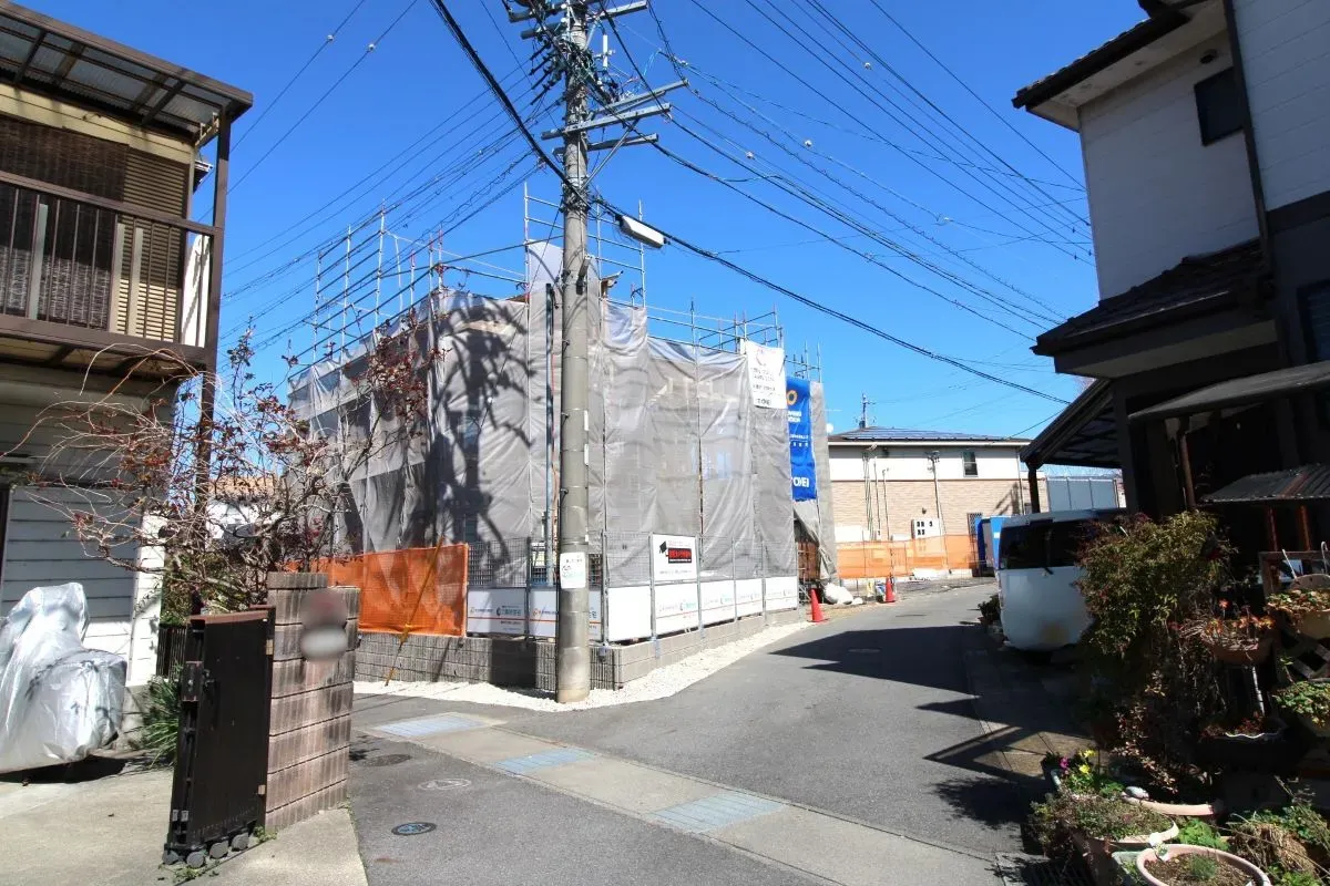 3月8日撮影 南側道路(西→東)