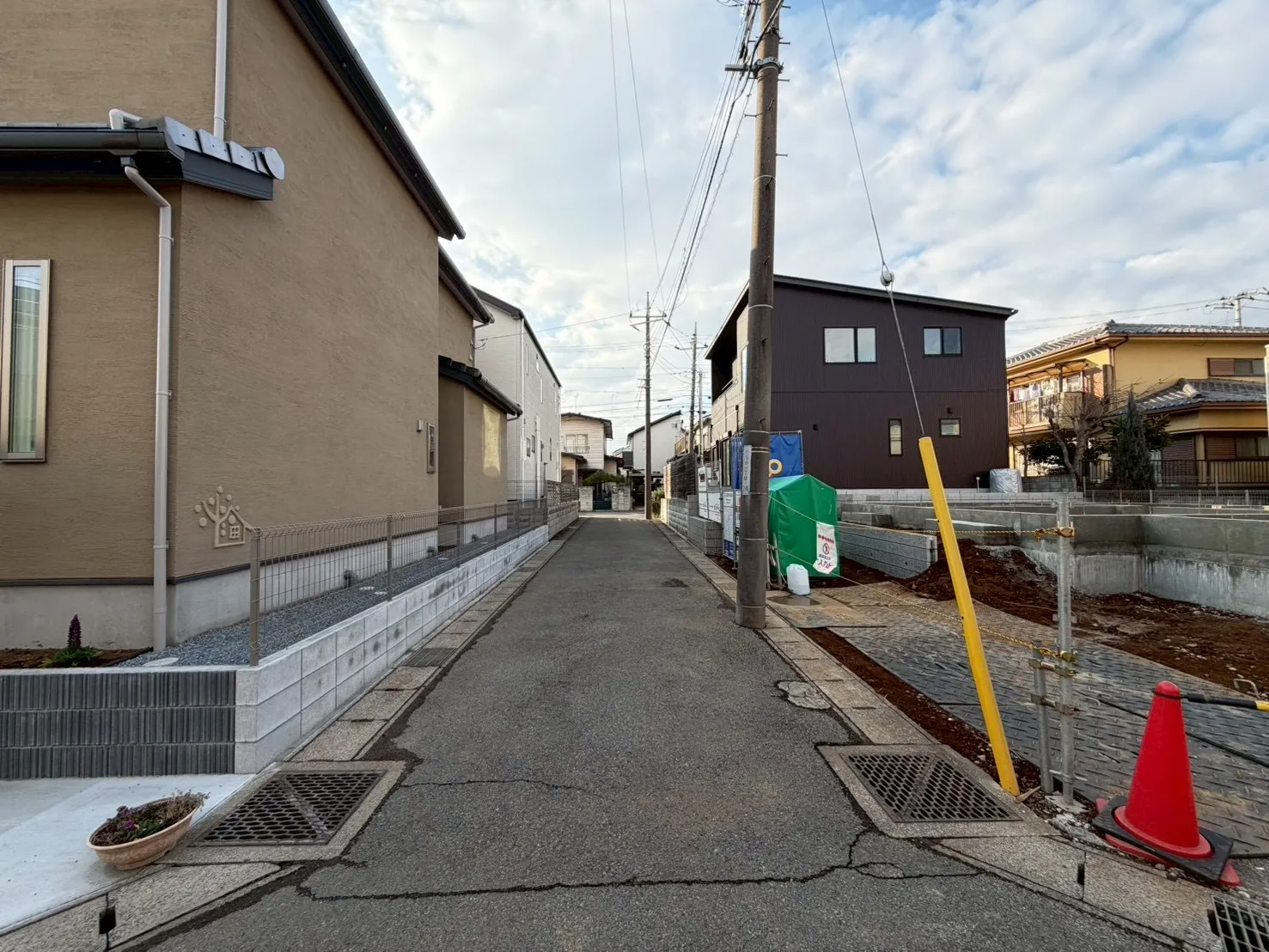 2.12 前面道路含む現地写真