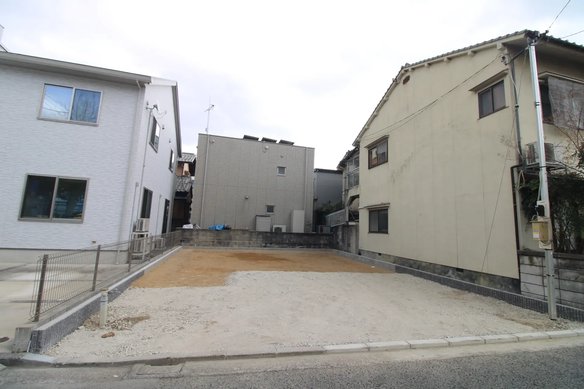 前面道路から見た宅地