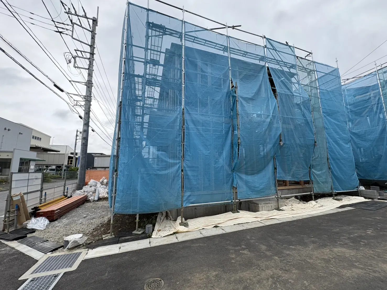 販売現地