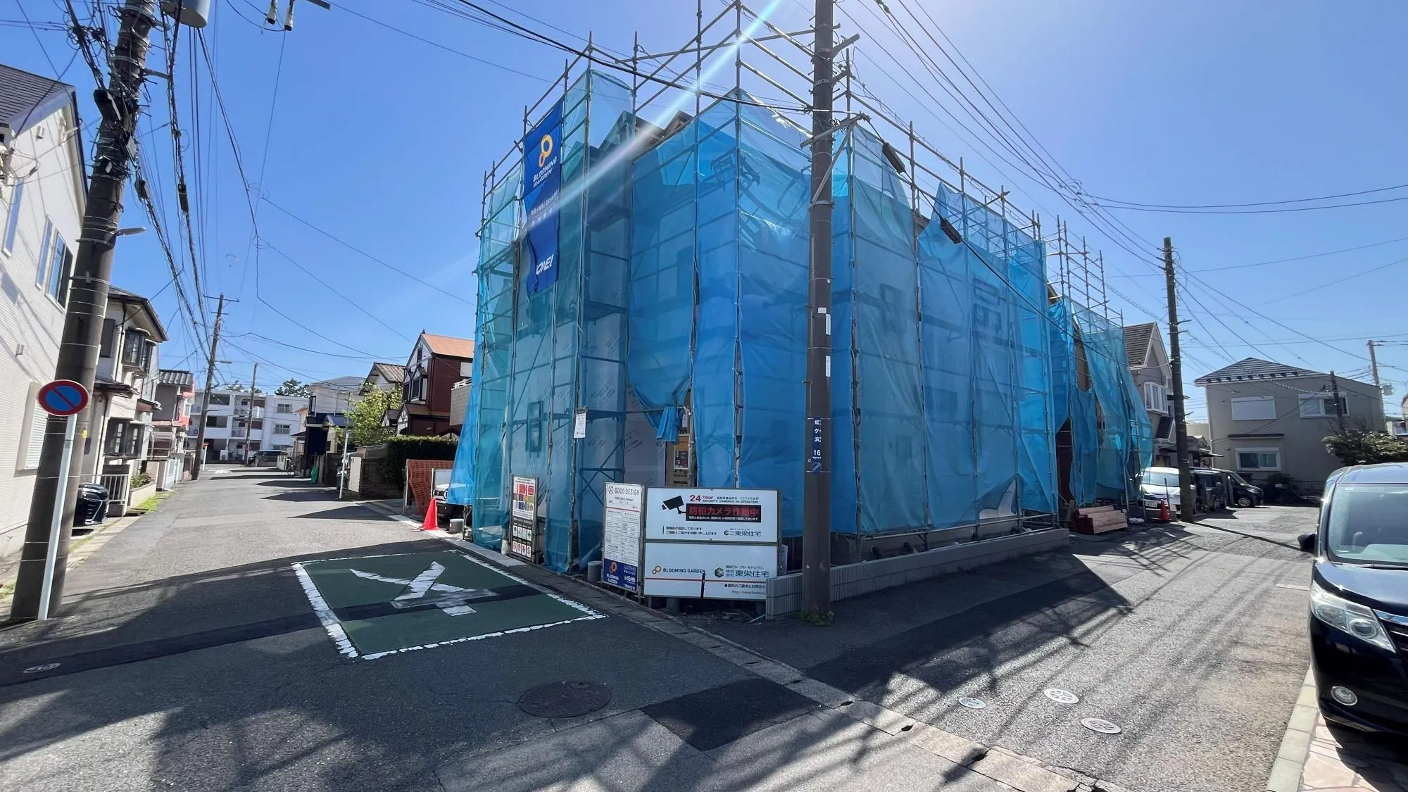 閑静な住宅街に佇む新築2棟