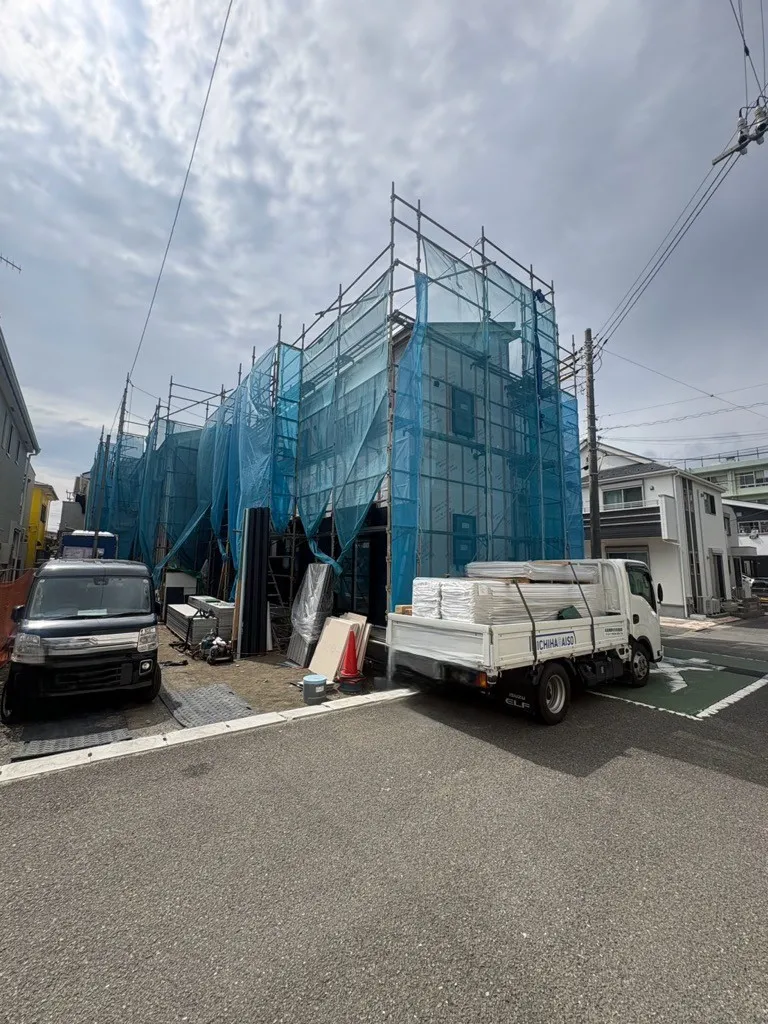 完成が待ち遠しい物件です。
