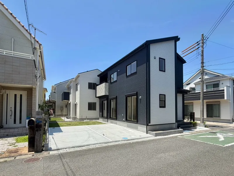 当社売主!
堂々、完成致しました。
内覧やご相談事等ございましたらお気軽にご相談ください!
