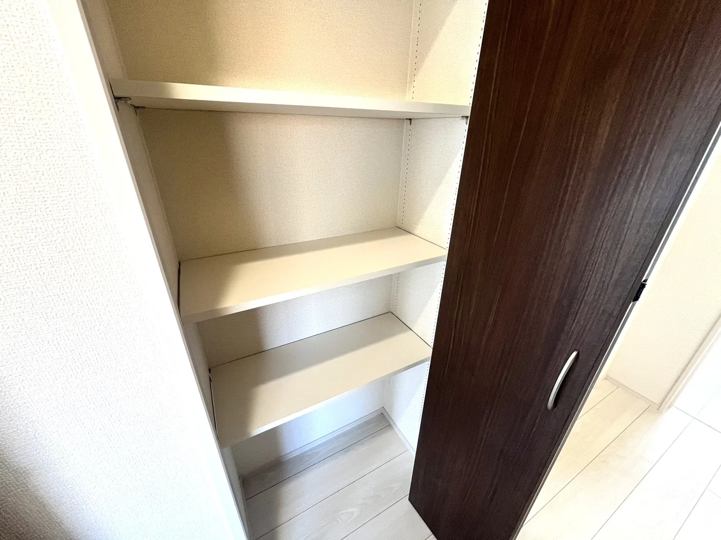 ☆2階廊下収納☆