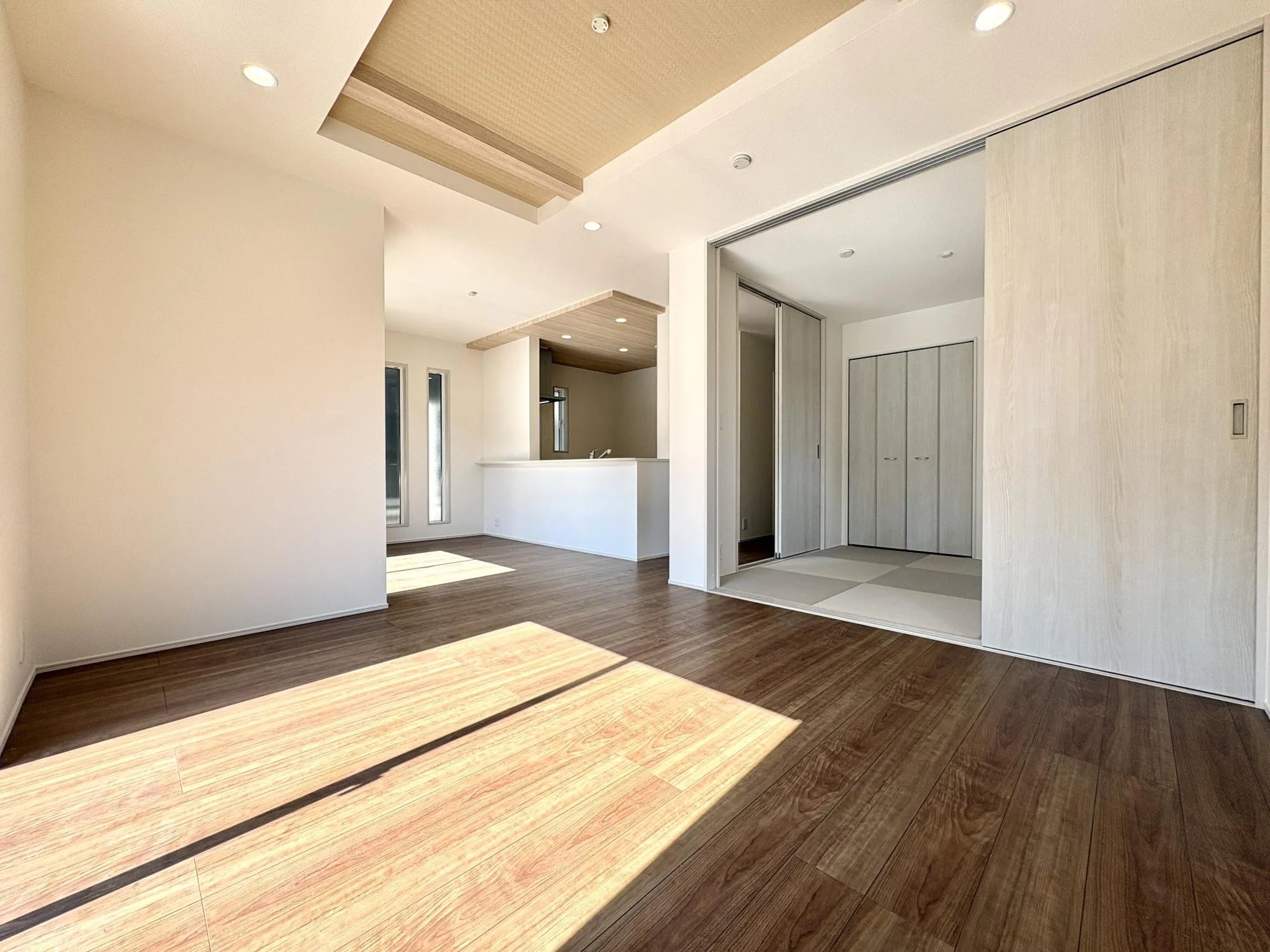 【4号棟/LDK(16.5帖)】