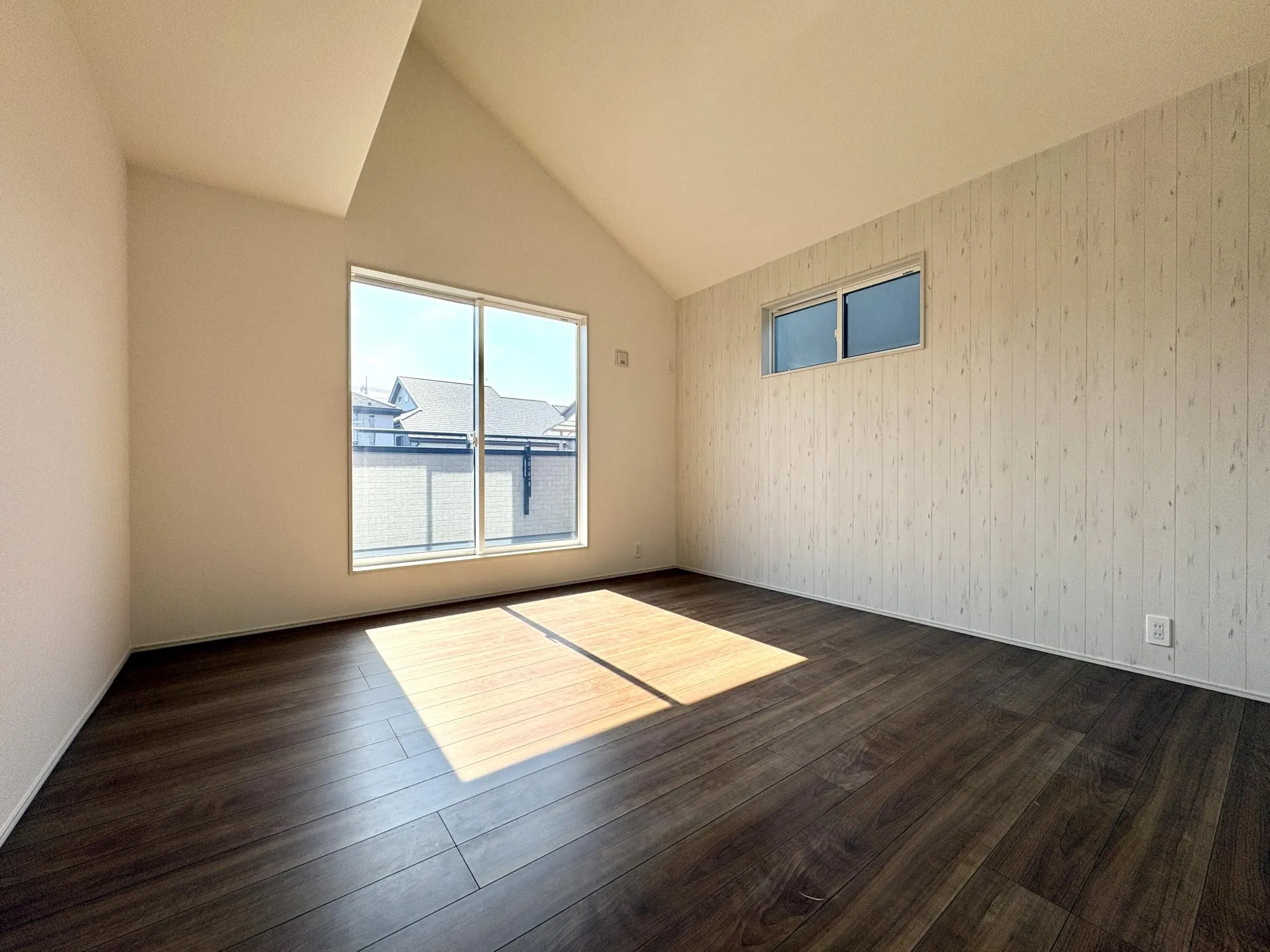 【4号棟/洋室(8.0帖)】