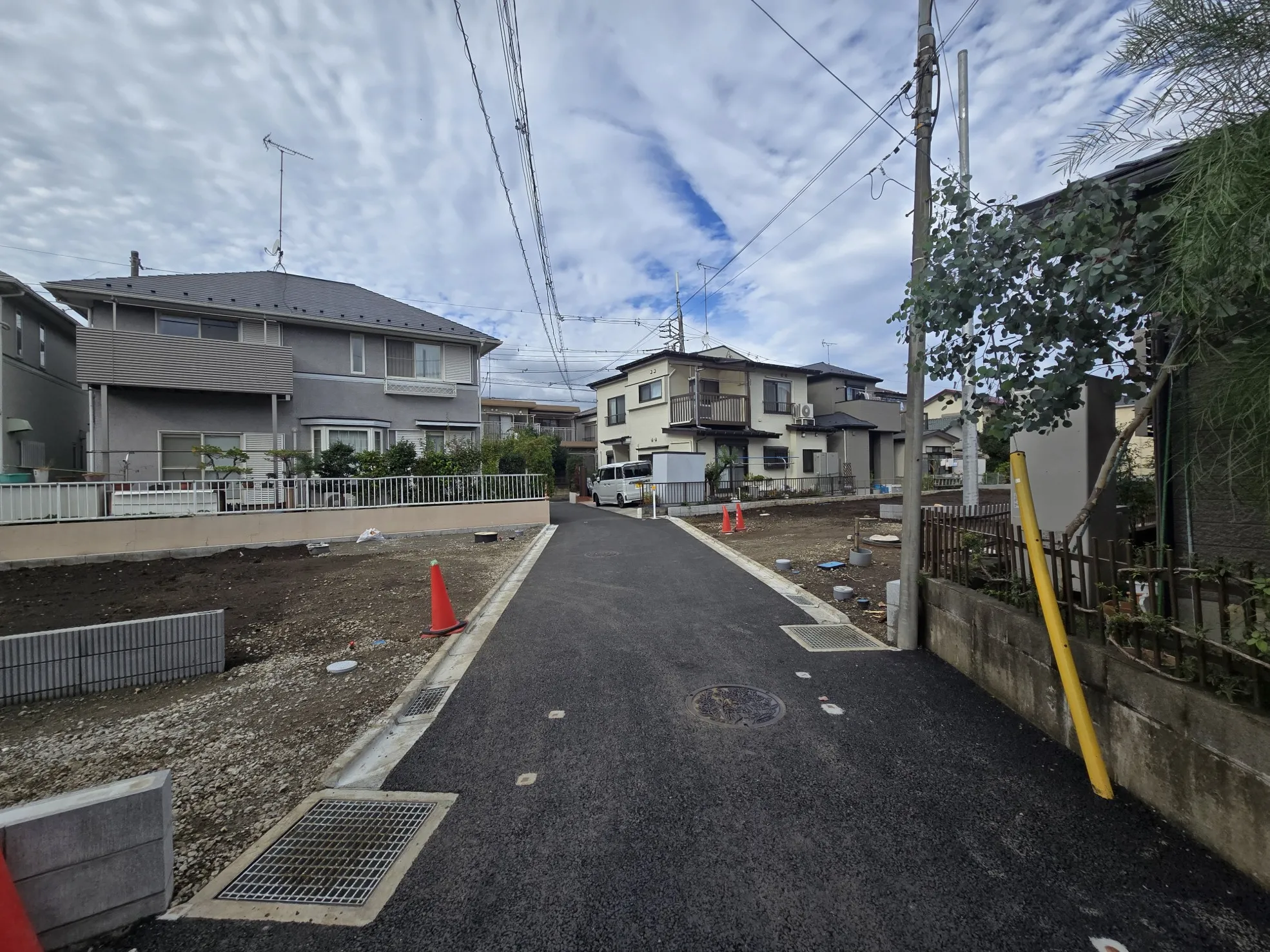 前面道路・西側1ー3号棟側(2025.11.1)