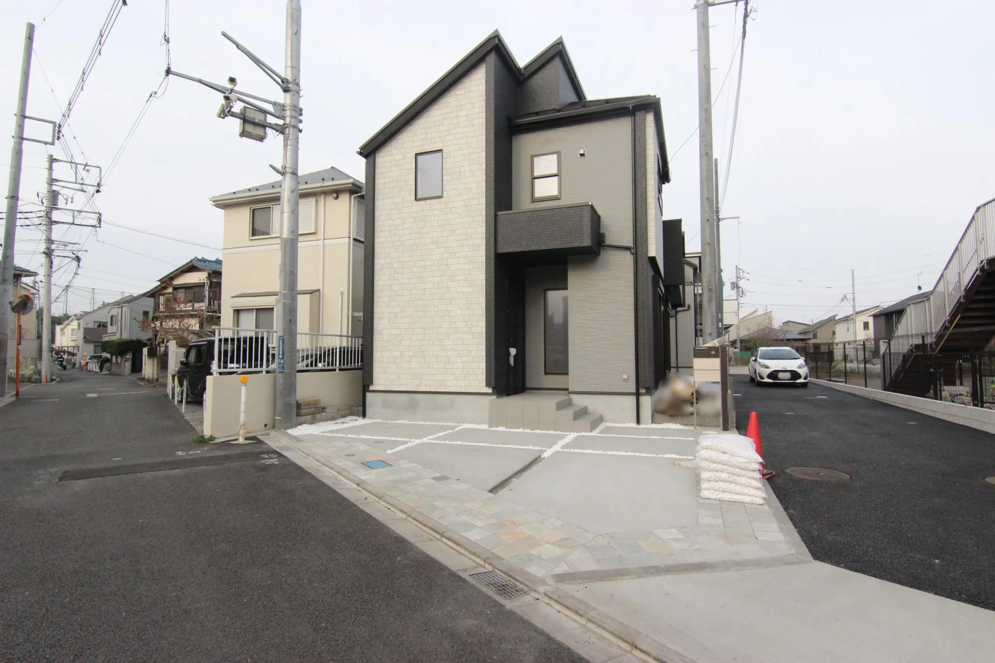 1号棟　外観写真　R8.3.22