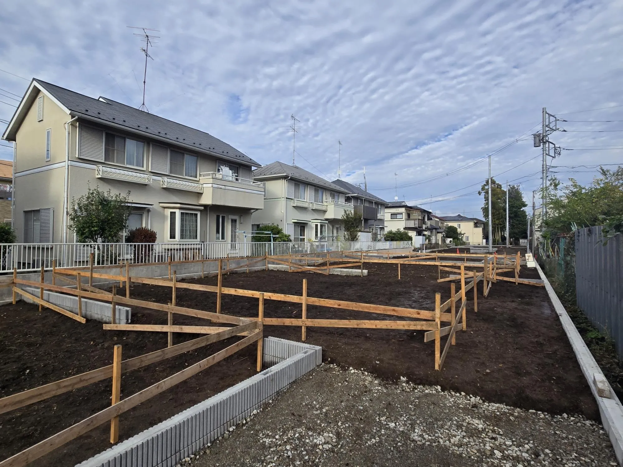 現地写真・西側1ー3号棟側(2025.11.1)