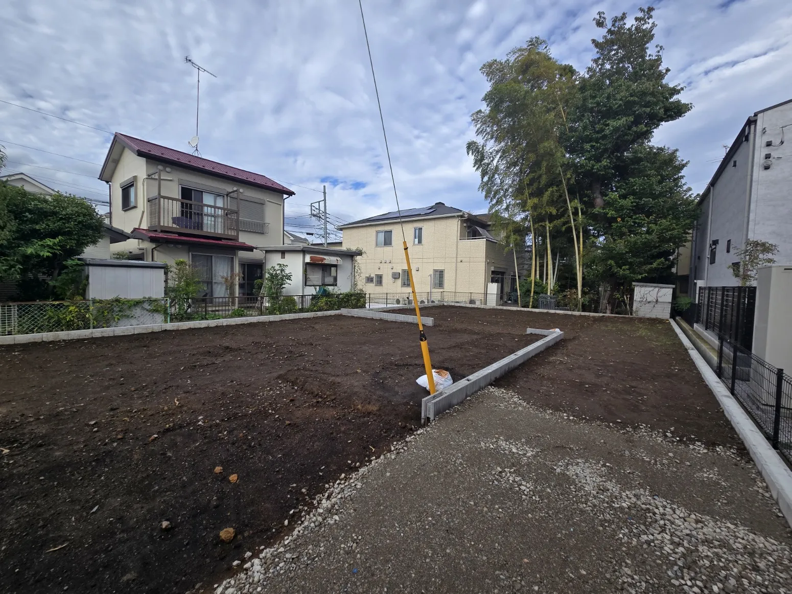 現地写真・西側1ー3号棟側(2025.11.1)