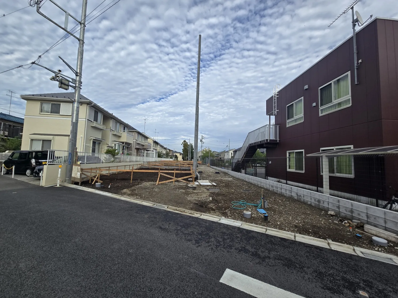 現地写真・西側1ー3号棟側(2025.11.1)