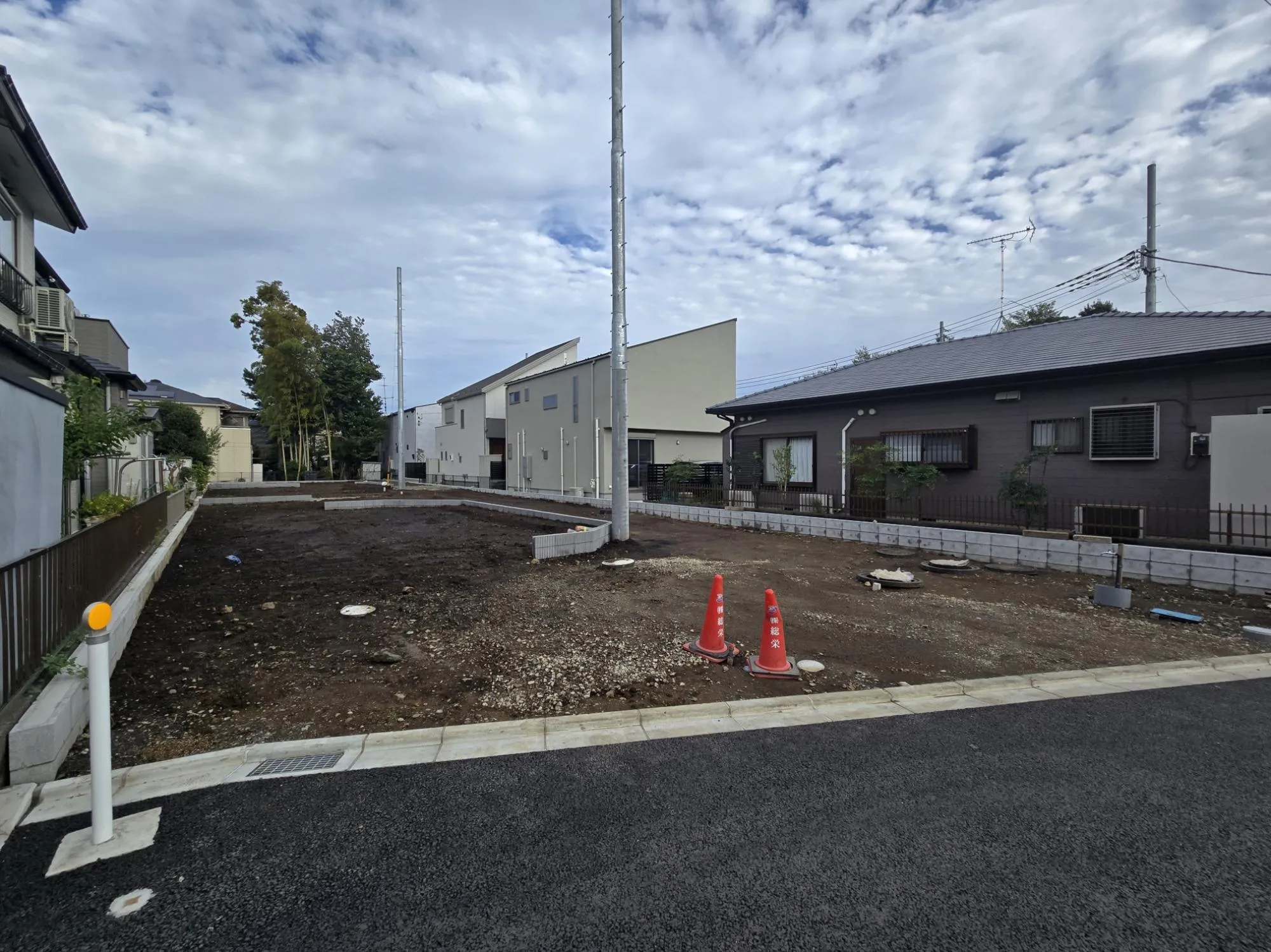 現地写真・東側6ー8号棟側(2025.11.1)