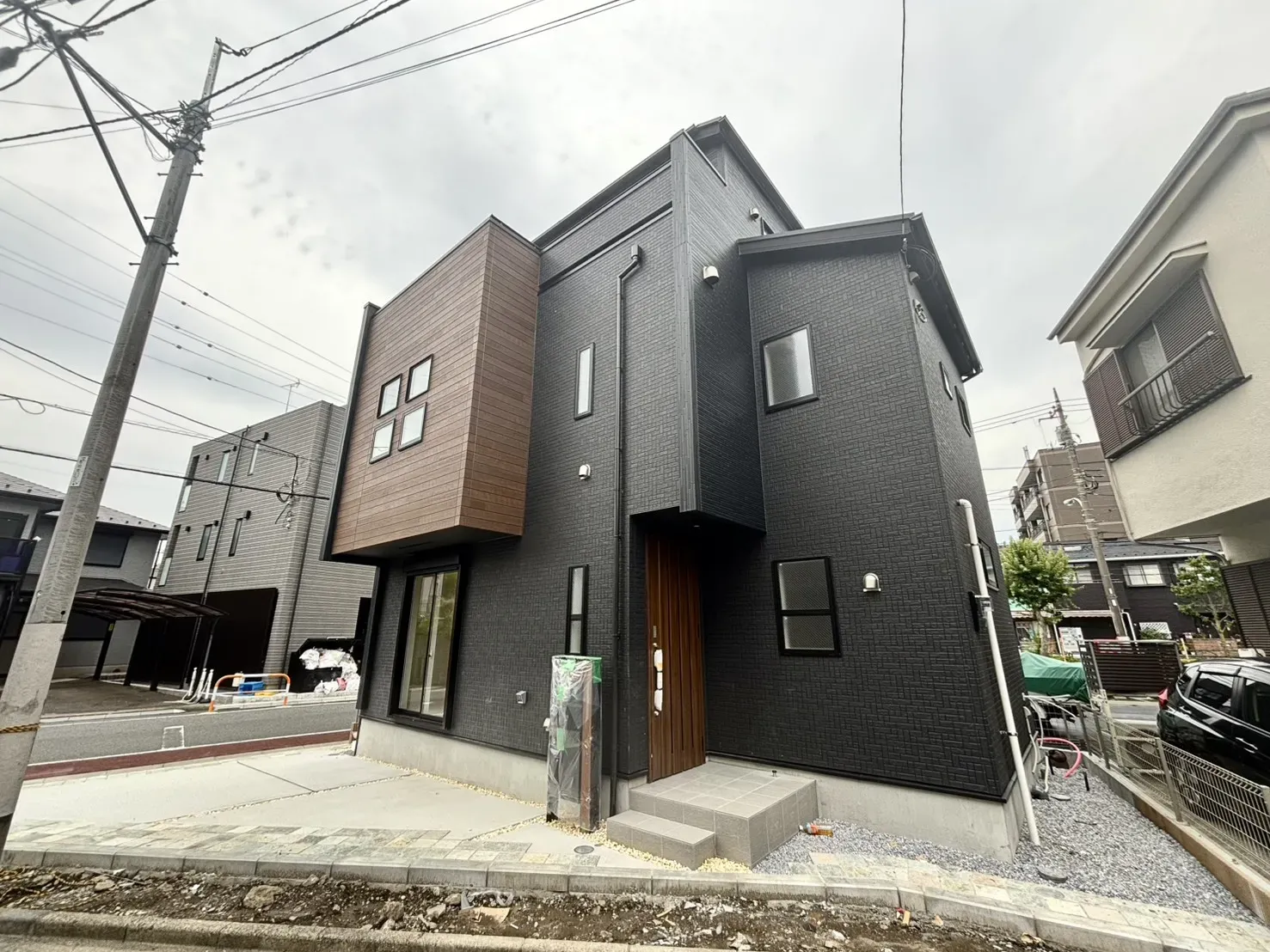 流行に左右されず、将来にわたって価値が継続する「上質」な佇まい。おしゃれな雰囲気や自然の潤い、親しみやすさといった暮らしを豊かにしてくれる住空間です。
