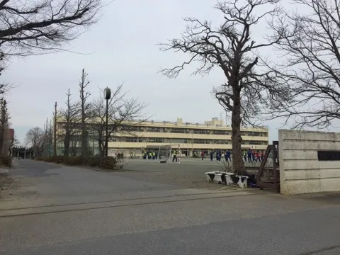 東中学校